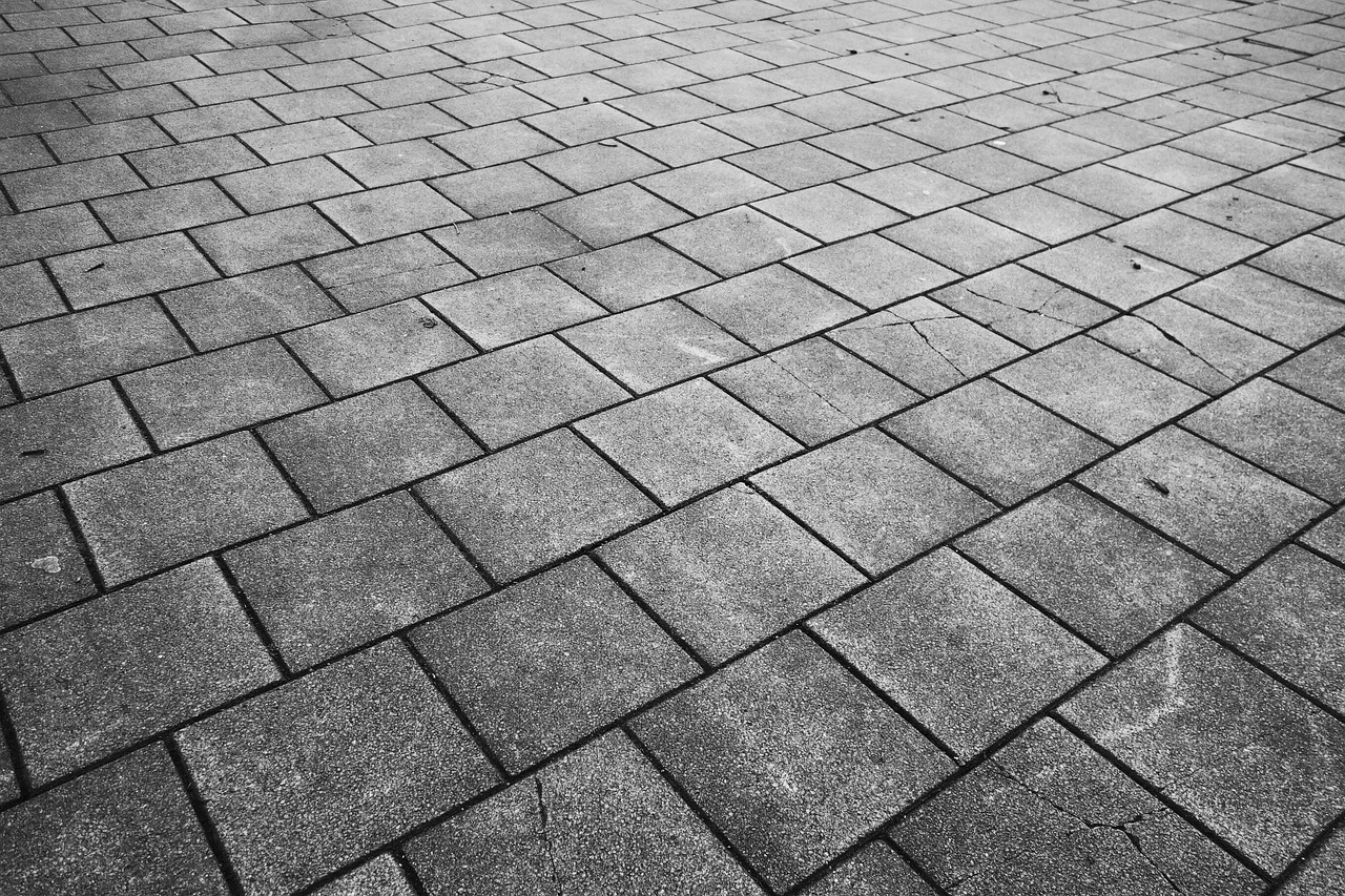 pavement-3147099_1280